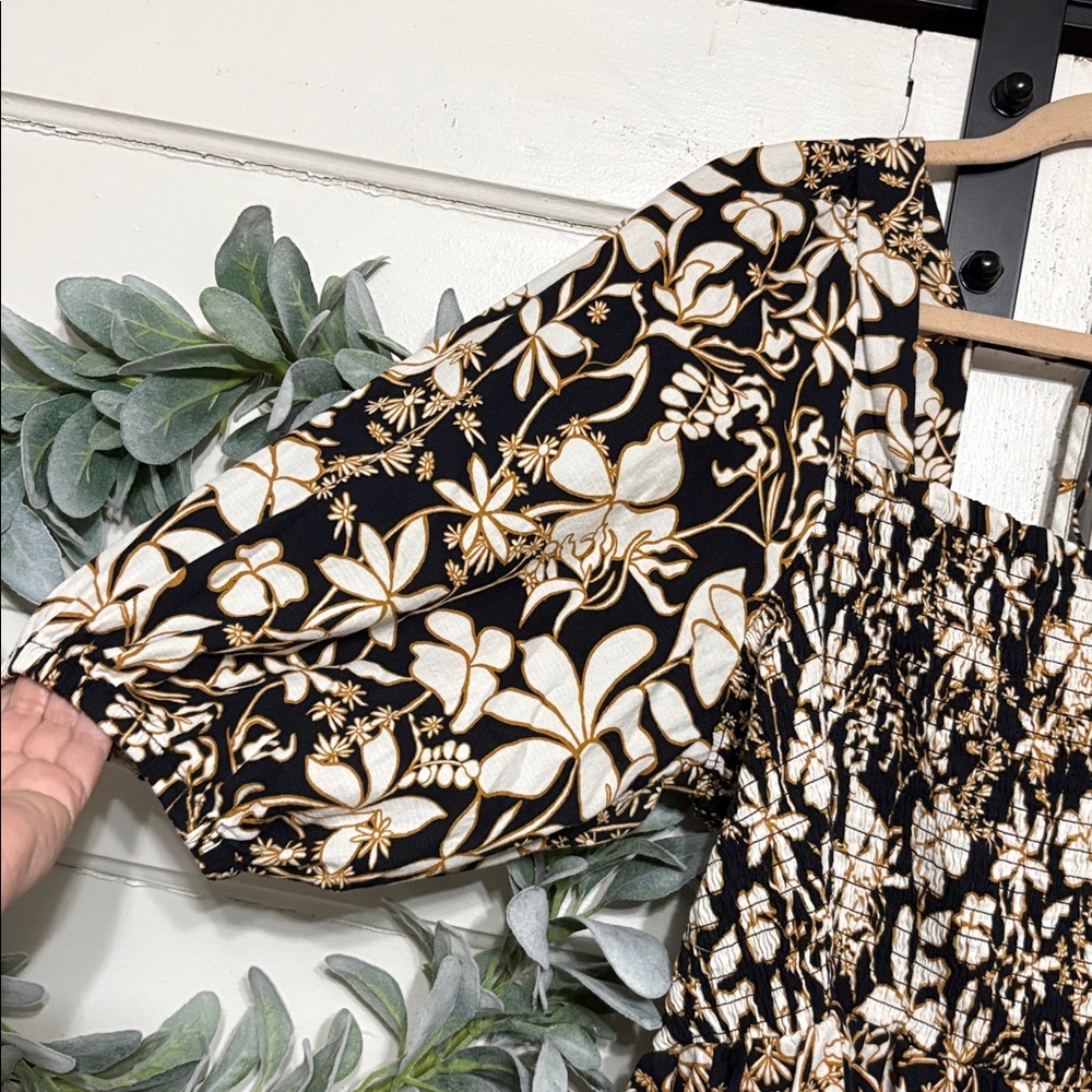 Ava & Viv Smocked Floral Top - Picture 4 of 7